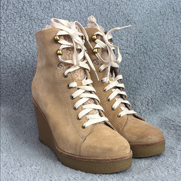 UGG Kiernan Tan Wedge Boots with Suede Texture Sz 10 NWOT Lace Up - Picture 6 of 10